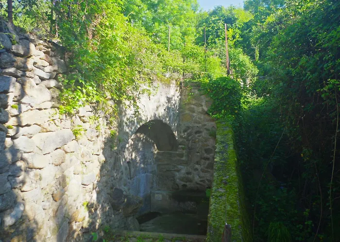 Serra-vernet Del Roser, Plain-pied De Charme, Village Historique *